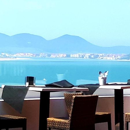 Hotel Restaurante Risco Laredo Bagian luar foto