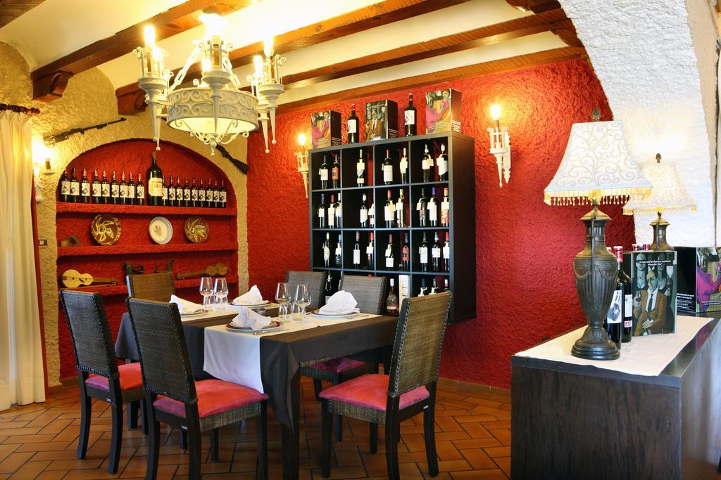 Hotel Restaurante Risco Laredo Bagian luar foto