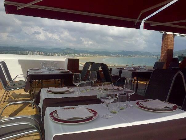 Hotel Restaurante Risco Laredo Bagian luar foto